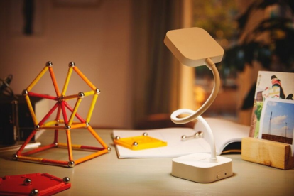 Back to School σε νέο φως – με επιτραπέζια LED φωτιστικά Philips