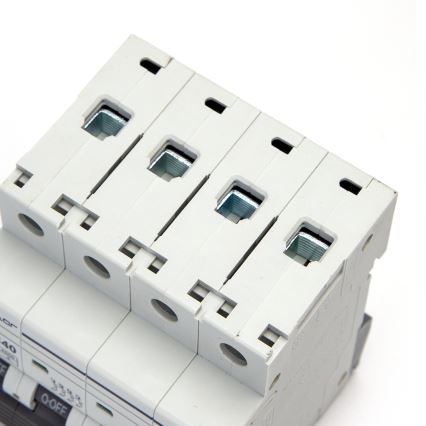 Aigostar - Αυτόματος διακόπτης προστασίας 4 πόλων 4P-25A-C 400V