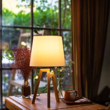 Aigostar - Ξύλινο επιτραπέζιο φωτιστικό 1xE27/60W/230V από πεύκο