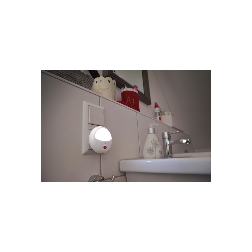 Brennenstuhl - Φωτάκι νυκτός πρίζας LED με αισθητήρα LED/0,85W/230V