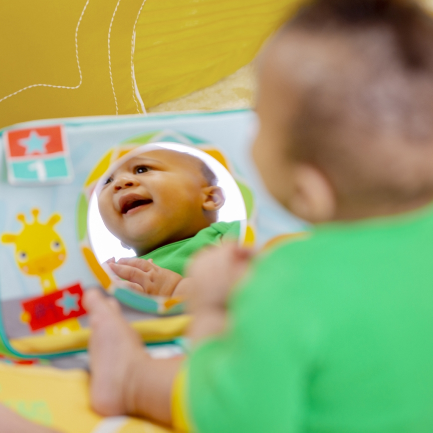 Bright Starts - Παιδικό χαλάκι δραστηριοτήτων OBALL GRIP & KICK 3xAA