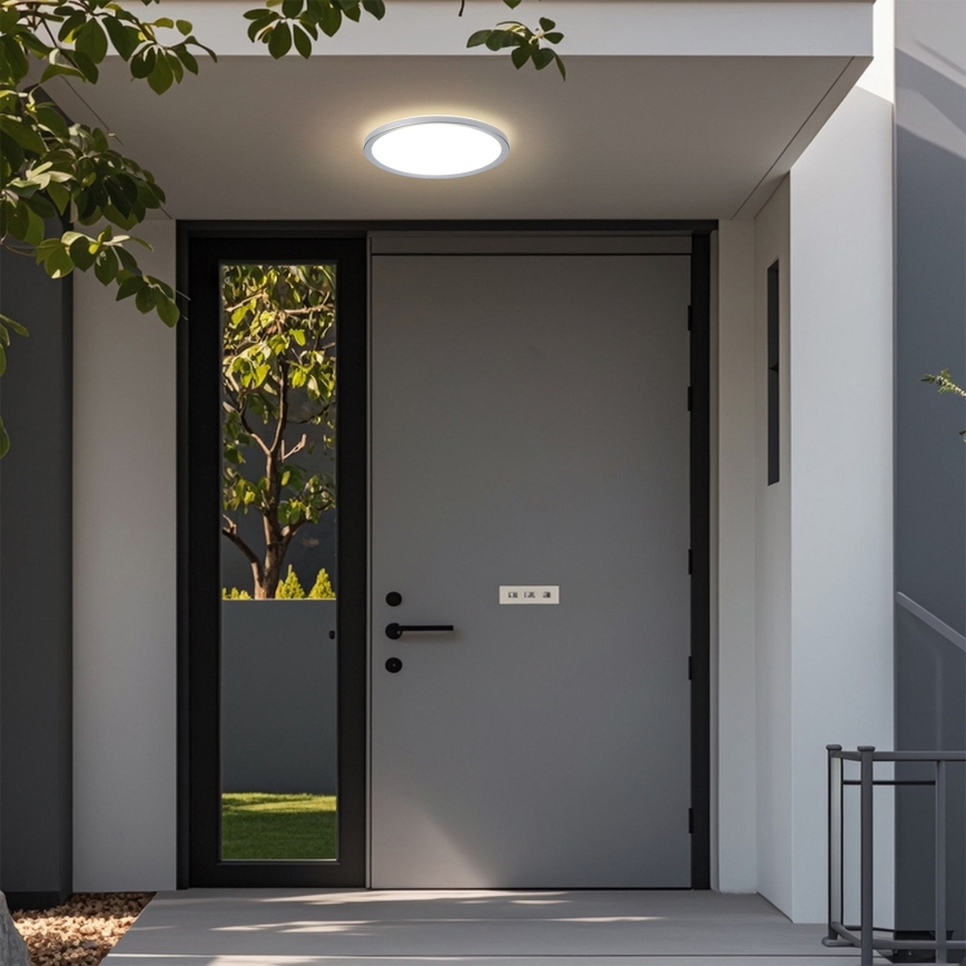 Brilagi - LED φωτιστικό οροφής μπάνιου ULTRA SLIM LED/12W/230V Ø 22,5 cm ασημένιο IP54