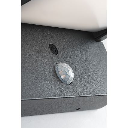 Brilagi - LED Ηλιακό Επιτοίχιο Φωτιστικό με Αισθητήρα Κίνησης και Λυκόφωτος ANKLE LED/10W/3,7V 3000 mAh 3000K IP65 ανθρακί