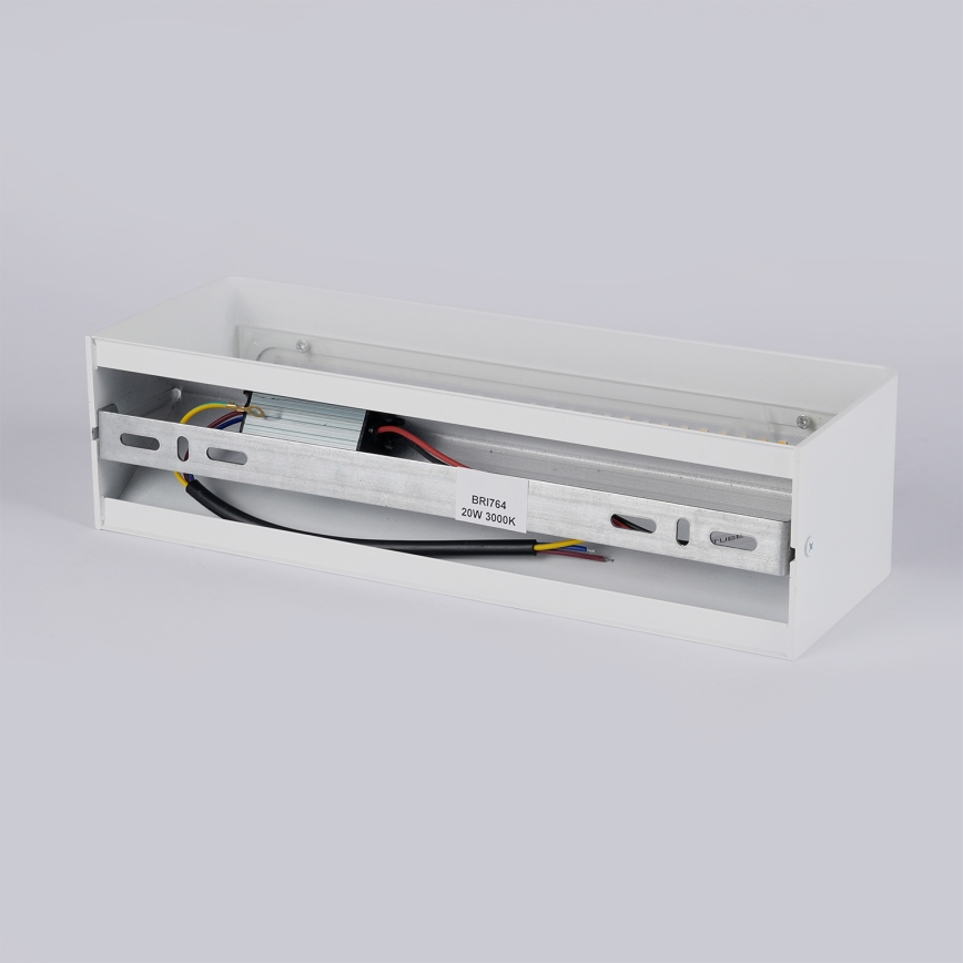 Brilagi - LED εξωτερικό επιτοίχιο φωτιστικό DONNANI LED/12W/230V 30 cm λευκό IP44