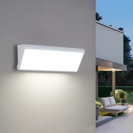 Brilagi - LED εξωτερικό επιτοίχιο φωτιστικό TRIANGLE LED/42W/230V 45 cm λευκό IP65