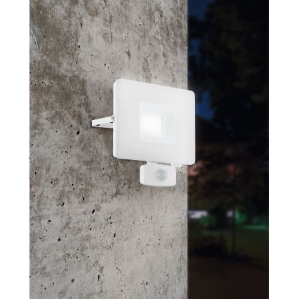 Eglo - Προβολέας LED με αισθητήρα LED/30W/230V IP44