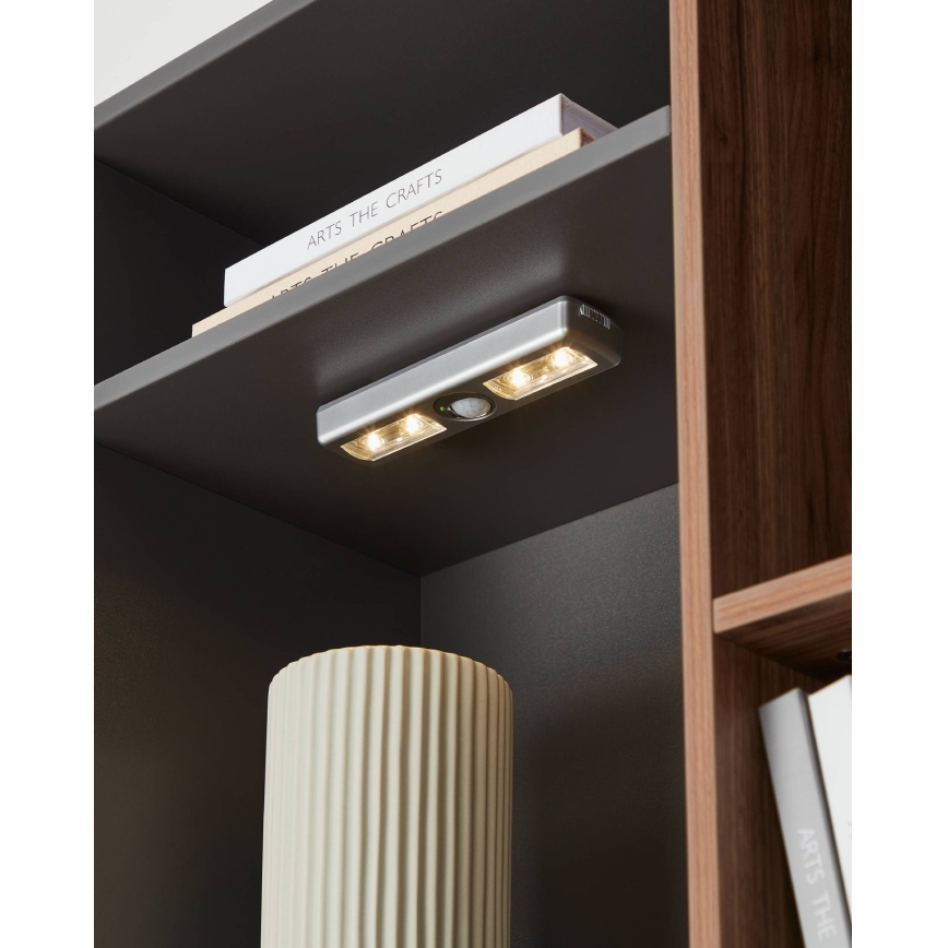 Eglo - Φωτιστικό LED με αισθητήρα 4xLED/3xAAA