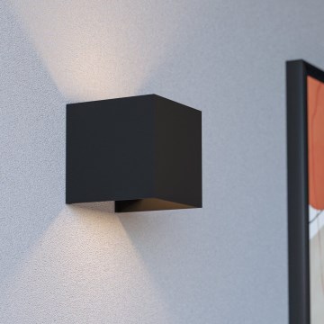 Eglo - LED Ρυθμιζόμενο εξωτερικό επαναφορτιζόμενο επιτοίχιο φωτιστικό με αισθητήρα κίνησης και λυκόφωτος LED/2,2W/5V IP44 μαύρο