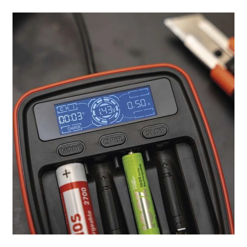 Φορτιστής μπαταρίας με οθόνη LCD 4xAA/AAA 5V