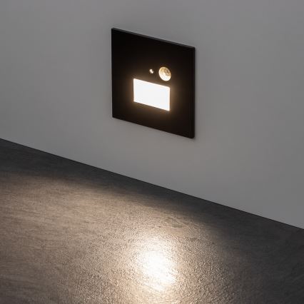 LED φωτιστικό σκάλας με αισθητήρα κίνησης και λυκόφωτος LED/1,5W/230V 3000/4000/6500K μαύρο