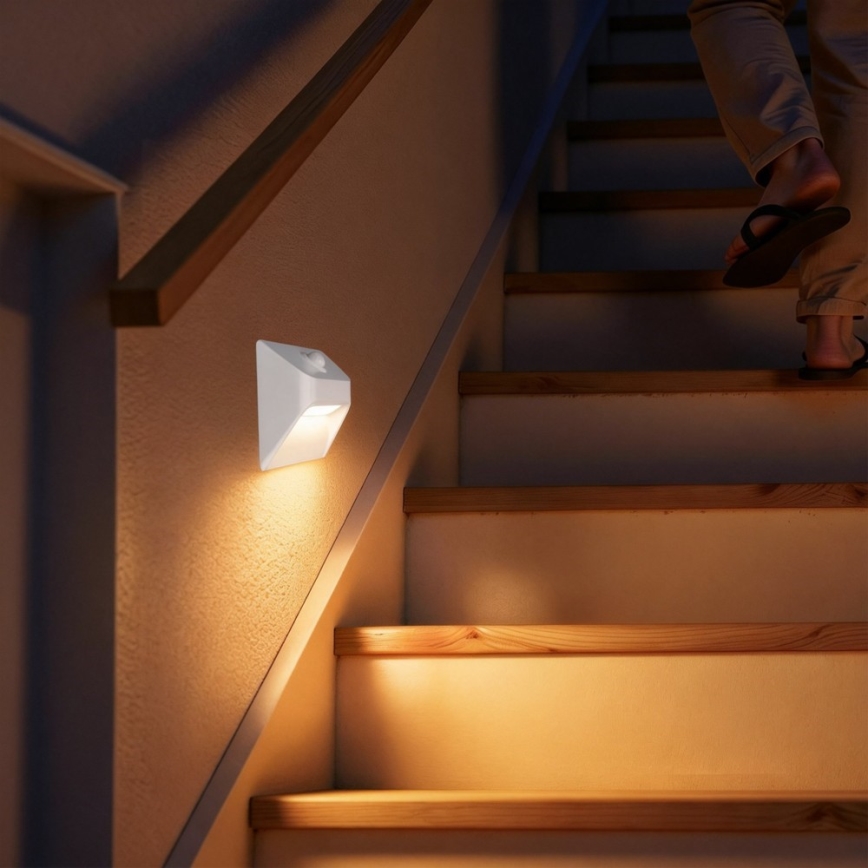 LED Φορτιζόμενο φωτιστικό σκάλας με αισθητήρα κίνησης και λυκόφωτος STEP LIGHT LED/0,3W/3,7V 2200 mAh IP53 λευκό