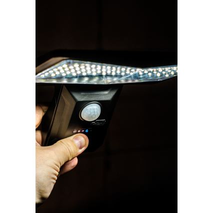 Ηλιακό φωτιστικό τοίχου LED με αισθητήρα LED/2,6W/5,5V IP65 1800 mAh μαύρο
