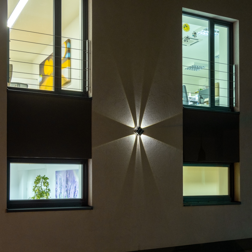 LED Ηλιακό Επιτοίχιο Φωτιστικό με Αισθητήρα LED/2W/5V IP54 1300 mAh