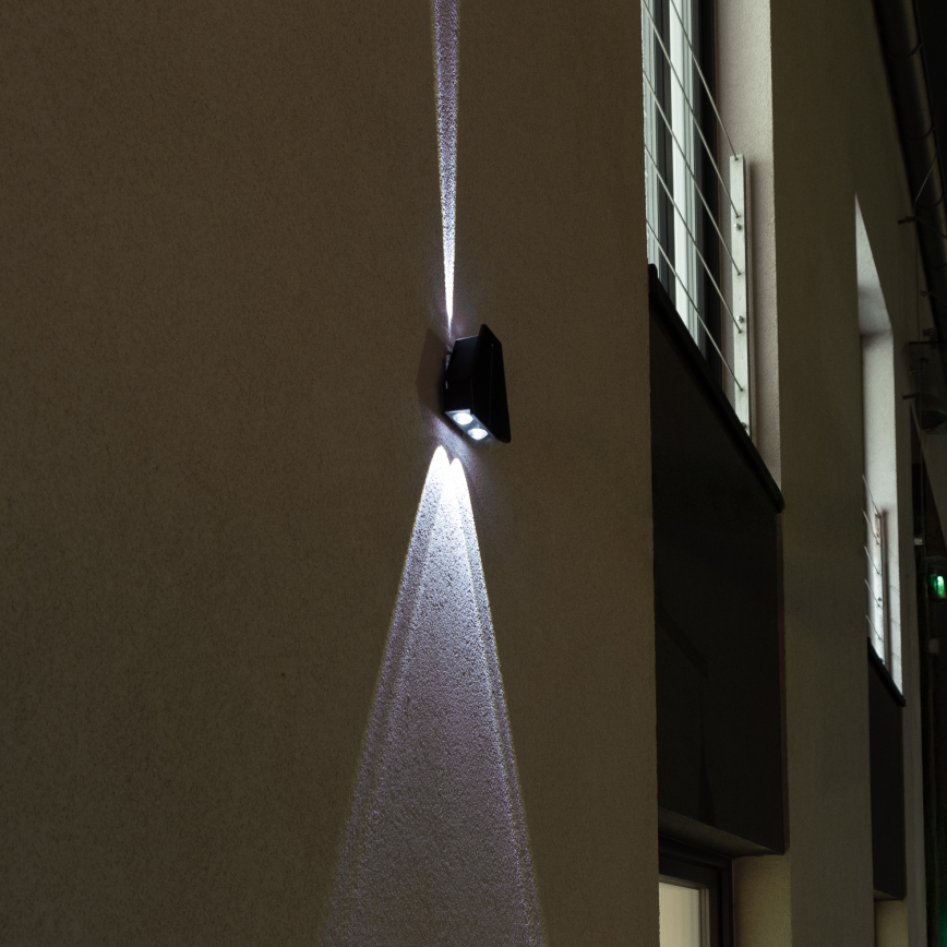 LED Ηλιακό Επιτοίχιο Φωτιστικό με Αισθητήρα LED/2W/5V IP54 1300 mAh