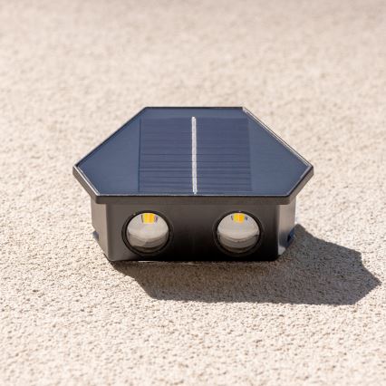 LED Ηλιακό Επιτοίχιο Φωτιστικό με Αισθητήρα LED/2W/5V IP54 1300 mAh