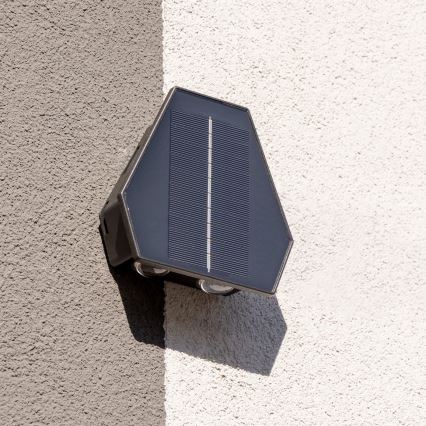 Ηλιακό φωτιστικό τοίχου LED με αισθητήρα LED/2W/5V IP54 1300 mAh