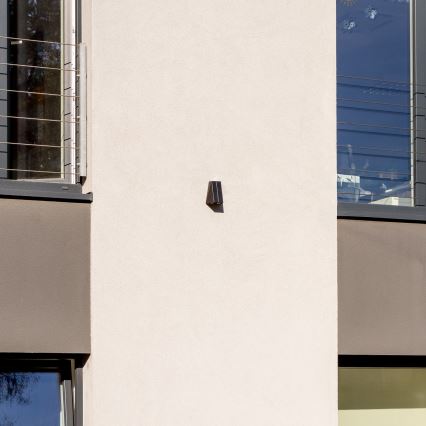 LED Ηλιακό Επιτοίχιο Φωτιστικό με Αισθητήρα LED/2W/5V IP54 1300 mAh