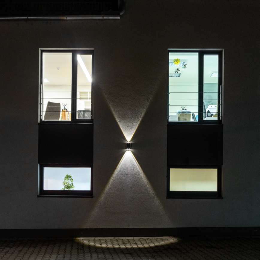 LED Ηλιακό Επιτοίχιο Φωτιστικό με Αισθητήρα LED/2W/5V IP54 1300 mAh