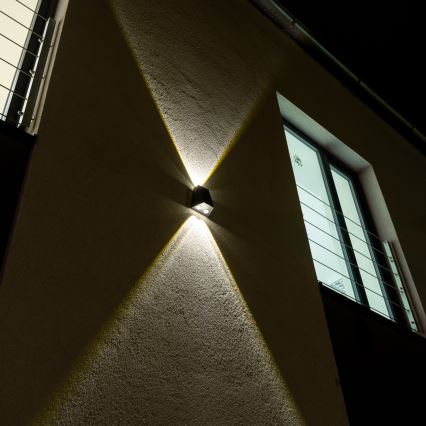 Ηλιακό φωτιστικό τοίχου LED με αισθητήρα LED/2W/5V IP54 1300 mAh