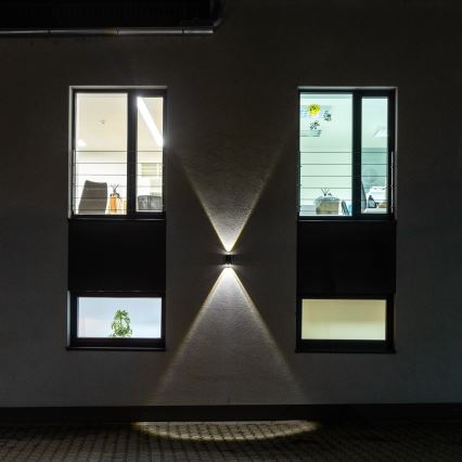 Ηλιακό φωτιστικό τοίχου LED με αισθητήρα LED/2W/5V IP54 1300 mAh