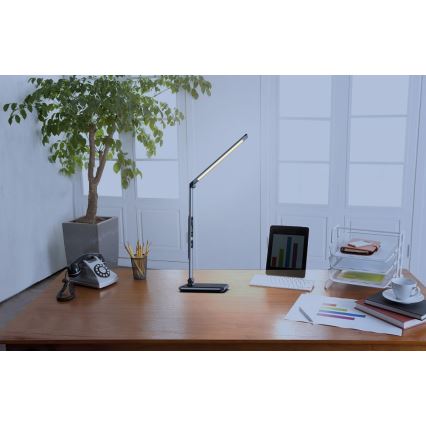 Ρυθμιζόμενο LED επιτραπέζιο φωτιστικό LED/8,5W/230V με ασύρματη φόρτιση ασημί