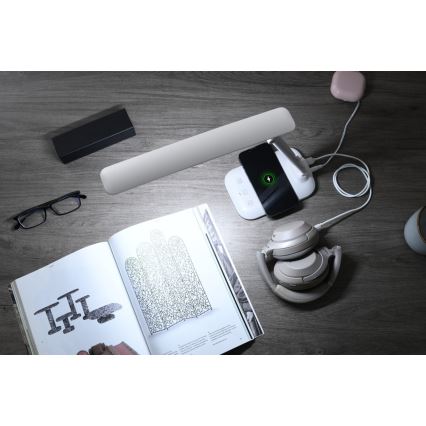 Ρυθμιζόμενη επιτραπέζια λάμπα LED με ασύρματη φόρτιση QI και θύρα USB LUMI LED/7W/230V, λευκή