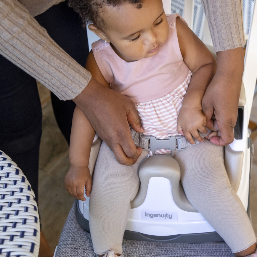 Ingenuity - Καθισματάκι φαγητού για καρέκλα 2σε1 BABY BASE μπεζ
