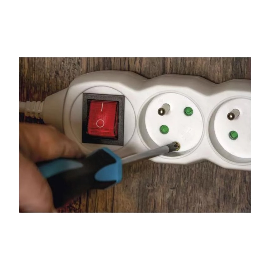 Καλώδιο επέκτασης με διακόπτη 3 πρίζες 7μ λευκό