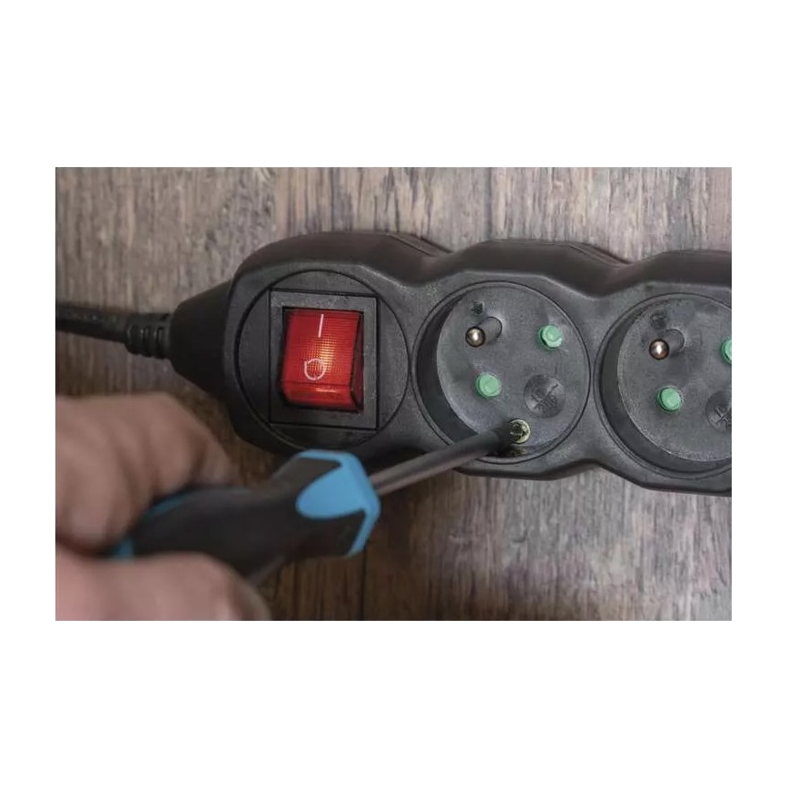 Καλώδιο επέκτασης με διακόπτη 4 θέσεων 5μ μαύρο