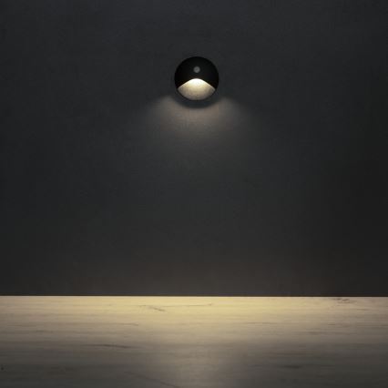 LED φωτιστικό σκάλας EXIN, στρογγυλό, μαύρο, με αισθητήρα κίνησης και λυκόφωτος, LED/2,5W/230V 4000K IP65