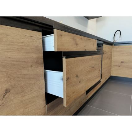 Κουζίνα MARINA 180 εκ. δρυς craft/γυαλιστερό μαύρο