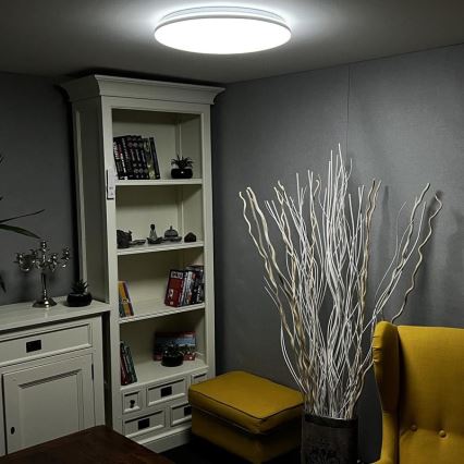 LED Dimmable φωτιστικό οροφής LED/48W/230V 2700-6500K Wi-Fi Tuya + τηλεχειριστήριο