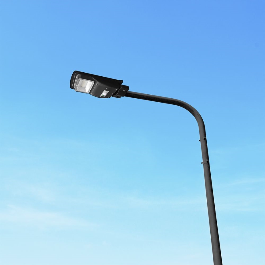 LED Ηλιακό φωτιστικό δρόμου με ρυθμιζόμενη ένταση φωτισμού και αισθητήρα κίνησης και λυκόφωτος LED/6W/3,2V 6000K IP65 5000 mAh μαύρο + τηλεχειριστήριο