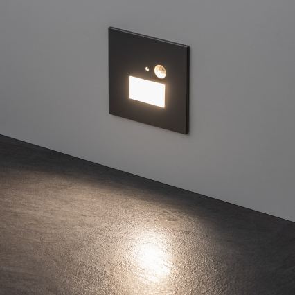 LED φωτιστικό σκάλας με αισθητήρα κίνησης και λυκόφωτος LED/1,5W/230V 3000/4000/6000K ασημί