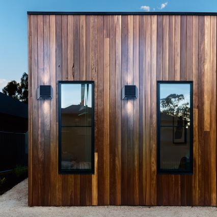 LED Ηλιακό Επιτοίχιο Φωτιστικό WINGS LED/2W/1300 mAh 3,7V 6000K IP54 μαύρο