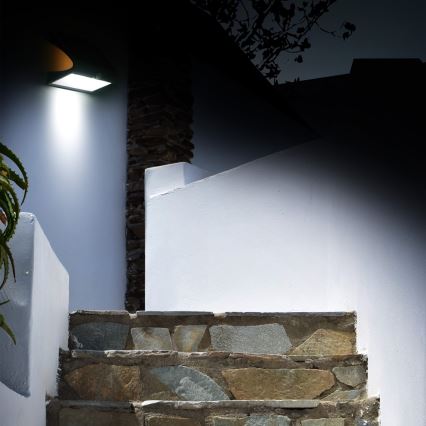 Ηλιακό φωτιστικό LED με αισθητήρα κίνησης και λυκόφωτος LED/6,8W/4000 mAh 3,7V IP65