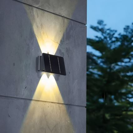 LED Ηλιακό Επιτοίχιο Φωτιστικό 4xLED/1,5W/3,7V 1500 mAh IP54 μαύρο