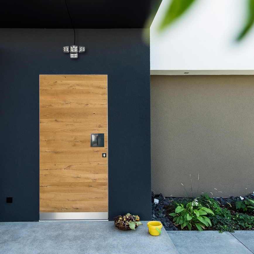 LED ηλιακός προβολέας με αισθητήρα κίνησης και λυκόφως LED/30W/3,7V 2400 mAh IP47 + τηλεχειριστήριο