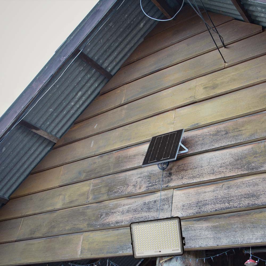 LED Ηλιακός προβολέας εξωτερικού χώρου LED/30W/3,2V 4000K μαύρο IP65 + τηλεχειριστήριο