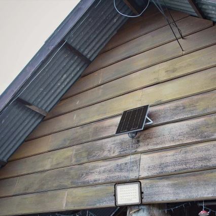 LED Εξωτερικού χώρου dimming ηλιακό προβολέας LED/6W/3,2V IP65 6400K 5000 mAh μαύρο + τηλεχειριστήριο