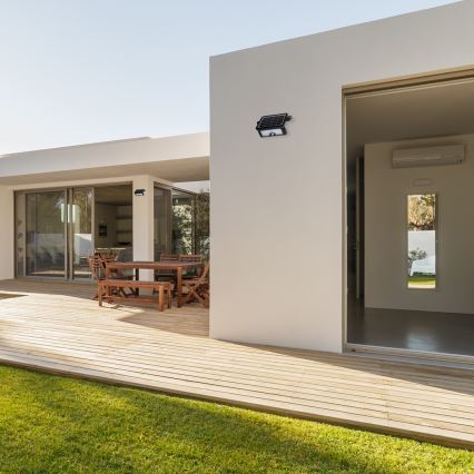 LED ηλιακός προβολέας με αισθητήρα κίνησης και λυκόφως EPAD LED/5W/3000 mAh 3,7V 4000K IP65