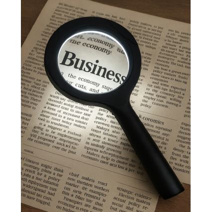 LED μεγεθυντικός φακός 3× μεγέθυνση με ενσωματωμένο φωτισμό LED/3W/2xAA IP22