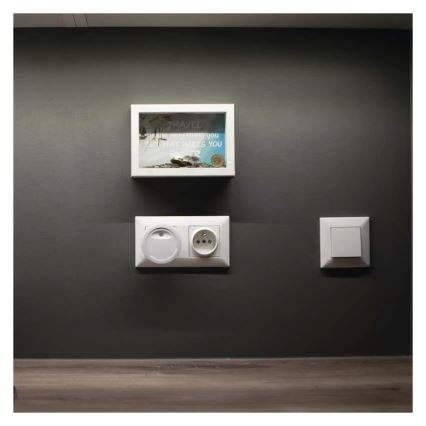 LED νυχτερινό φωτιστικό με αισθητήρα λυκόφωτος LED/0,3W/230V