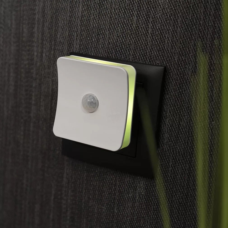 Ledvance - LED RGB Φωτιστικό προσανατολισμού με αισθητήρα για πρίζα LUNETTA LED/0,3W/230V