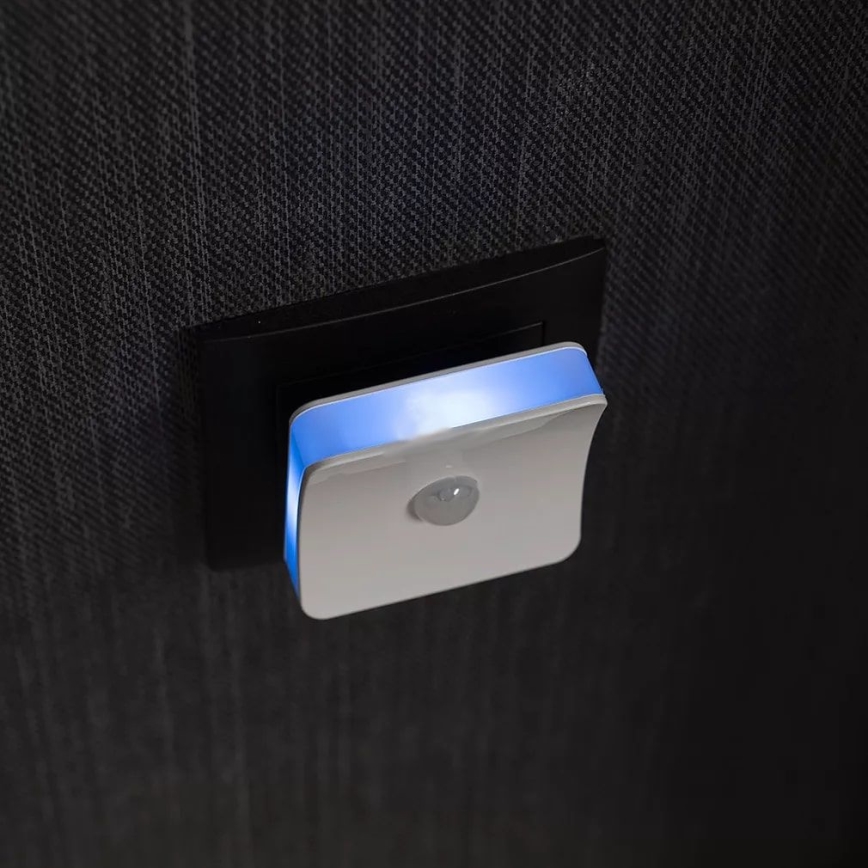 Ledvance - LED RGB Φωτιστικό προσανατολισμού με αισθητήρα για πρίζα LUNETTA LED/0,3W/230V