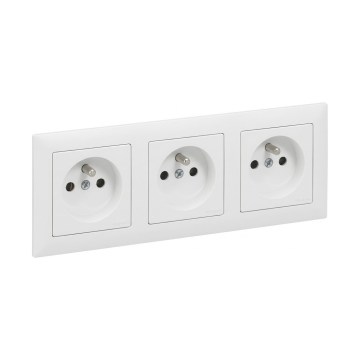 Legrand - Τριπλή οικιακή πρίζα με πλαίσιο SUNO 250V λευκή