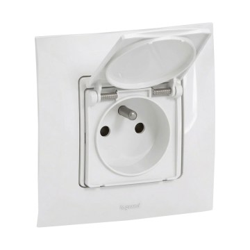 Legrand - Εξωτερική οικιακή πρίζα με πλαίσιο NILOE 250V IP44 λευκή