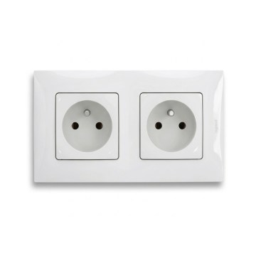 Legrand - Διπλή οικιακή πρίζα με πλαίσιο NILOE 250V λευκή