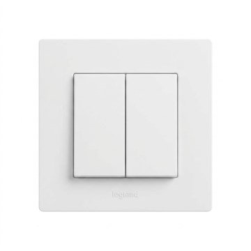 Legrand - Διπλός διακόπτης κλιμακοστασίου 6+6 με πλαίσιο NILOE STEP λευκό