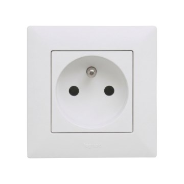 Legrand - Οικιακή πρίζα με πλαίσιο NILOE STEP 250V λευκή